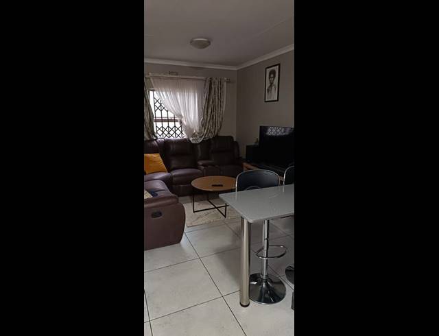2 BEDROOM HOUSE FOR SALE IN CLAYVILLE